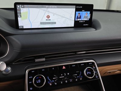 2021 Genesis GV80 thumbnail 19