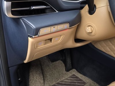 2021 Genesis GV80 thumbnail 32