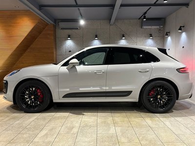 PORSCHE MACAN - 5