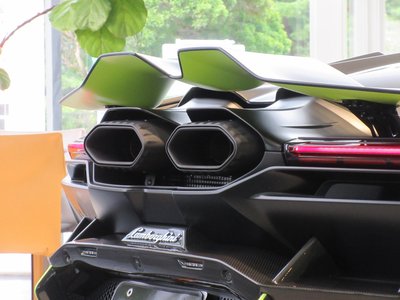 2025 Lamborghini REVUELTO — миниатюра 27