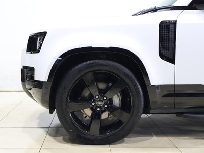LAND ROVER DEFENDER - 10