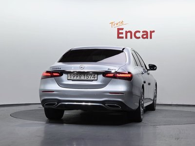 MERCEDES-BENZ E-CLASS - 4