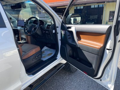 TOYOTA LAND CRUISER PRADO - 9