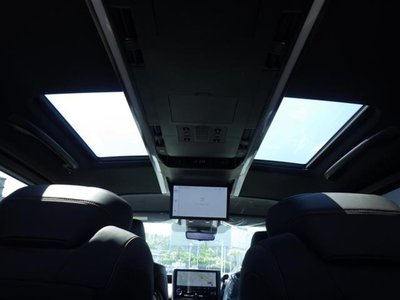 TOYOTA ALPHARD - 8