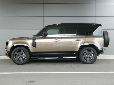 LAND ROVER DEFENDER - 8