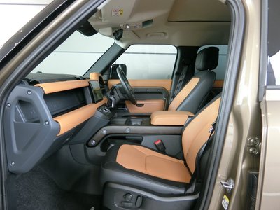 LAND ROVER DEFENDER - 5