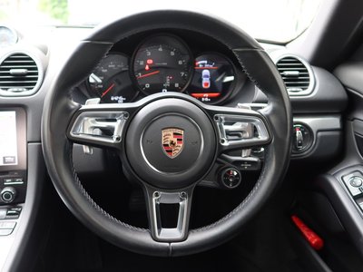 صورة 12 لـ 2018 Porsche 718