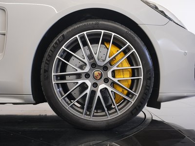 PORSCHE PANAMERA - 4