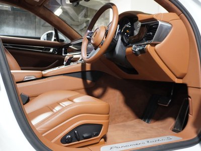 PORSCHE PANAMERA - 9