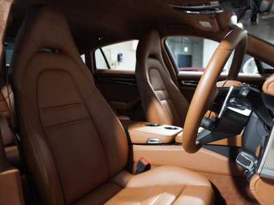 PORSCHE PANAMERA - 10