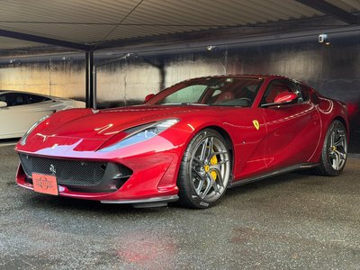 FERRARI 812 - 5