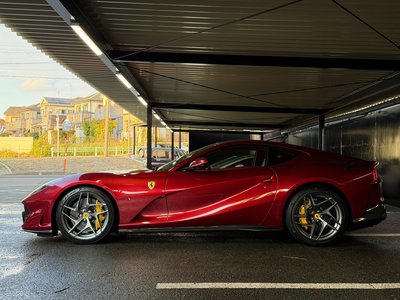 FERRARI 812 - 9