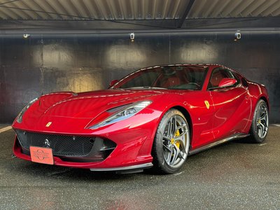 FERRARI 812 - 1