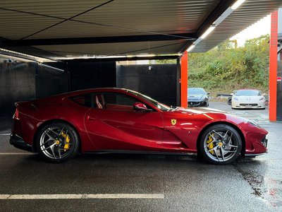FERRARI 812 - 10