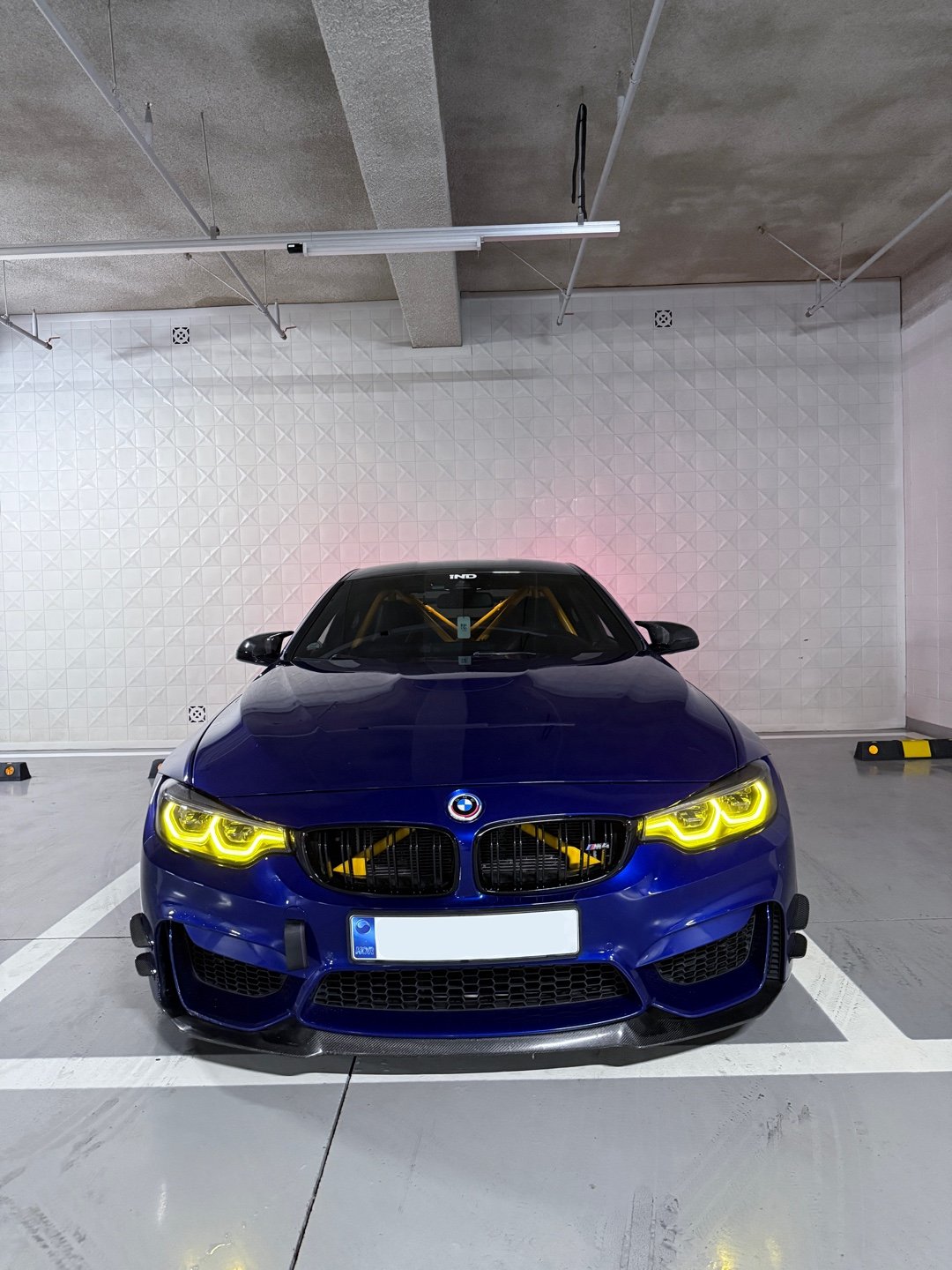 BMW M4 - View 1