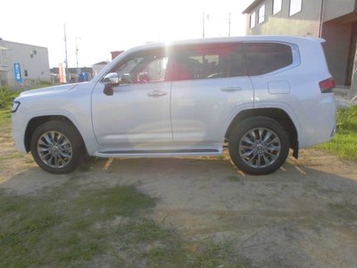 TOYOTA LAND CRUISER 300 - 7