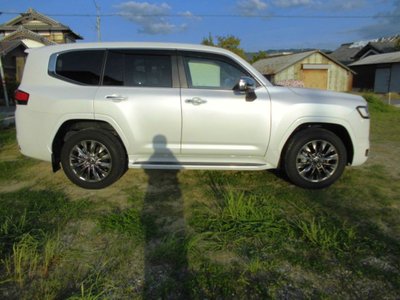 TOYOTA LAND CRUISER 300 - 6