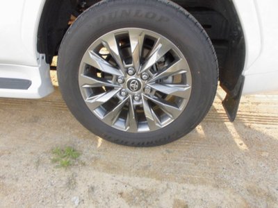 TOYOTA LAND CRUISER 300 - 9