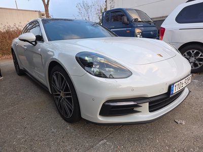 PORSCHE PANAMERA - 5