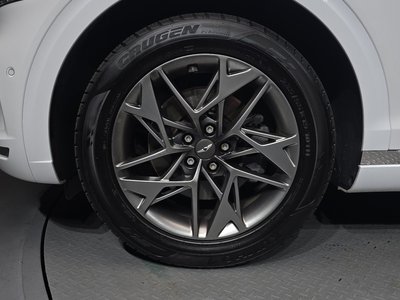 صورة 6 لـ 2021 Genesis GV70
