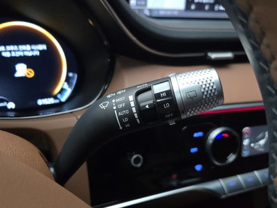 2021 Genesis GV70 thumbnail 17