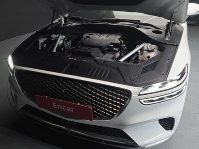 صورة 7 لـ 2021 Genesis GV70