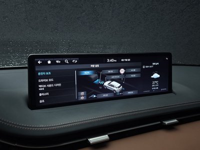 2021 Genesis GV70 thumbnail 16