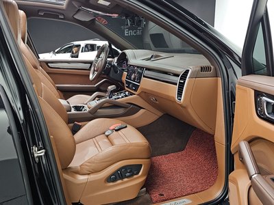 PORSCHE CAYENNE - 10