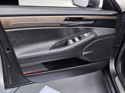 2019 Genesis G90 — миниатюра 14