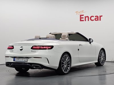 MERCEDES-BENZ E-CLASS - 4