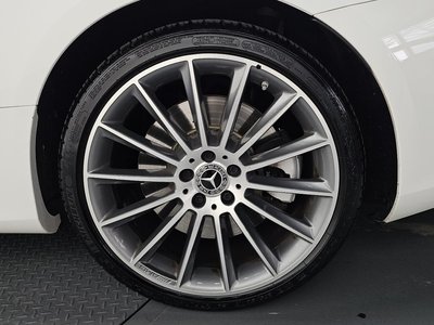 MERCEDES-BENZ E-CLASS - 8