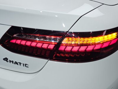 MERCEDES-BENZ E-CLASS - 10
