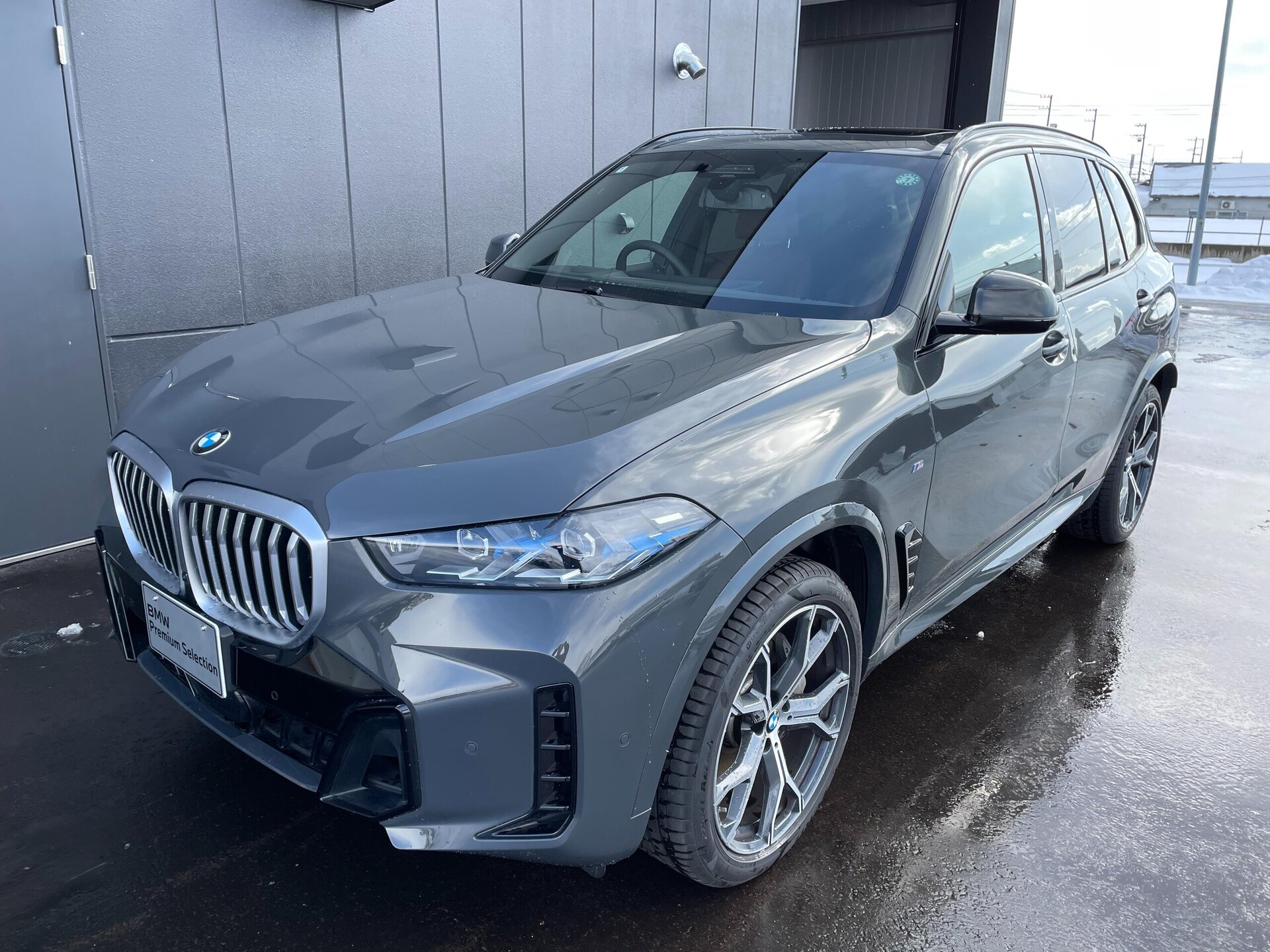 BMW X5 - View 1