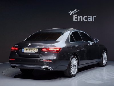 MERCEDES-BENZ E-CLASS - 4