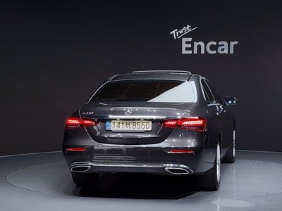 MERCEDES-BENZ E-CLASS - 3