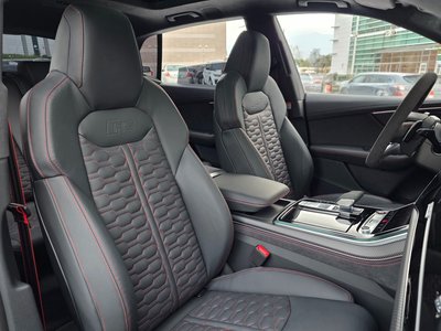 2025 AUDI RS Q8 缩略图 17