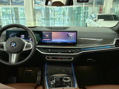 صورة 5 لـ 2025 BMW X7