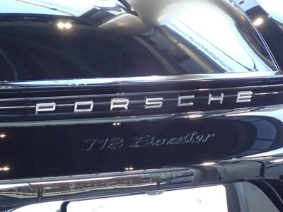 PORSCHE 718 BOXSTER - 8