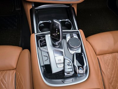 BMW 7 SERIES - 9