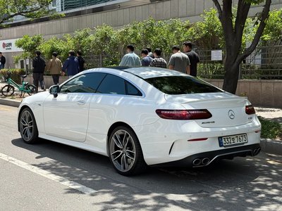 MERCEDES-BENZ E-CLASS - 3