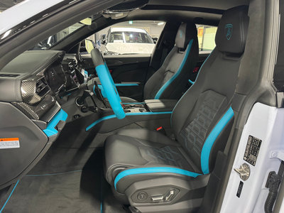 LAMBORGHINI URUS - 10