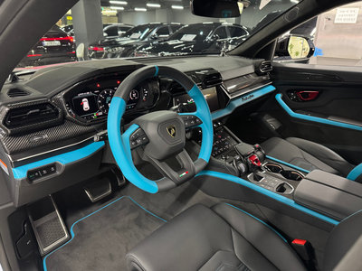 LAMBORGHINI URUS - 3