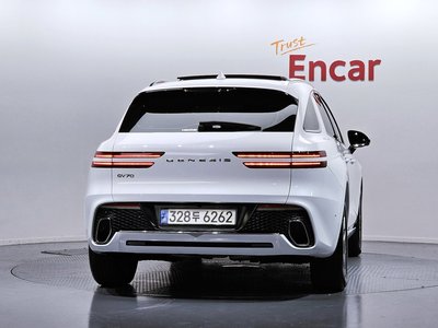 2022 Genesis GV70 photo 3