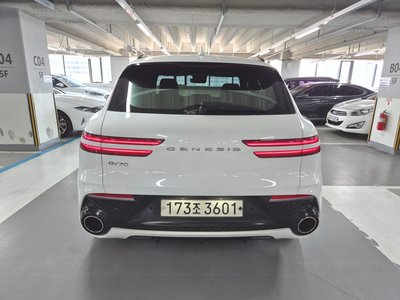 2021 Genesis GV70 photo 9