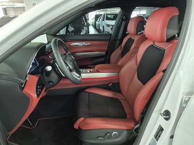 2021 Genesis GV70 — миниатюра 12