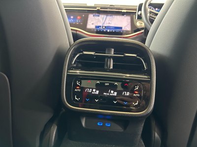 صورة مصغرة 21 لـ 2025 Mercedes-BENZ E-CLASS AMG