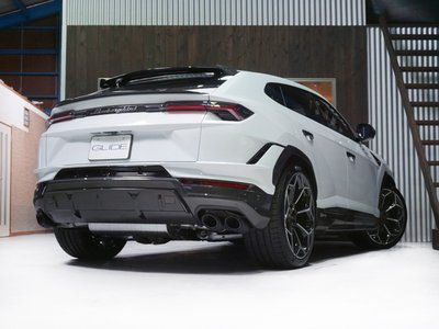 LAMBORGHINI URUS - 7