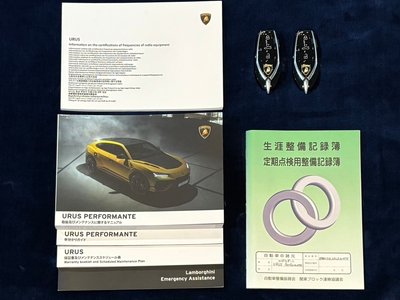 LAMBORGHINI URUS - 4