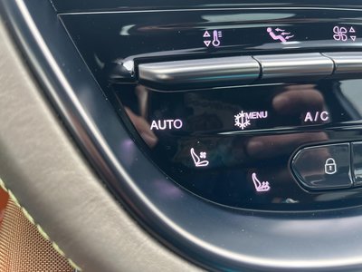 ASTON MARTIN DBX - 10