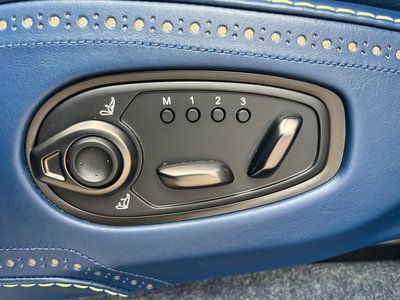 ASTON MARTIN DBX - 9